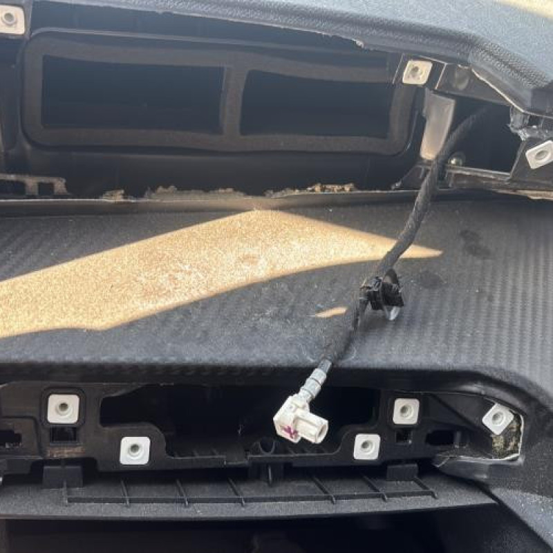 Vitre arriere gauche PEUGEOT 5008 2 Photo n°20