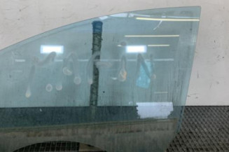 Vitre avant gauche FORD KUGA 1 Photo n°1
