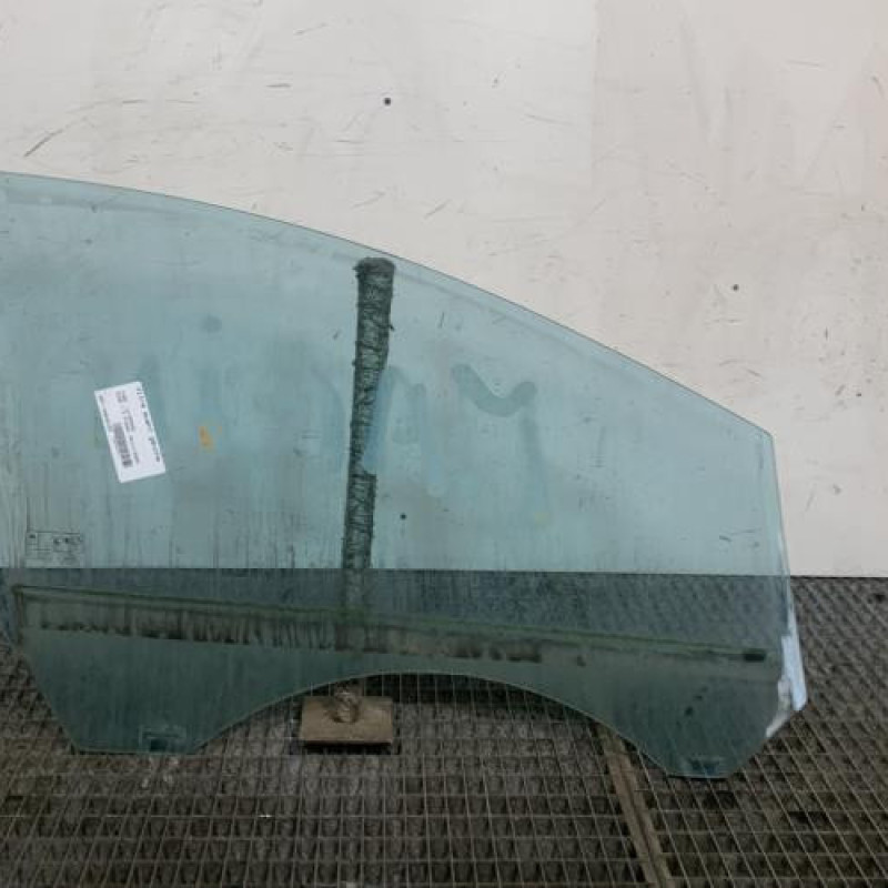 Vitre avant gauche FORD KUGA 1 Photo n°4