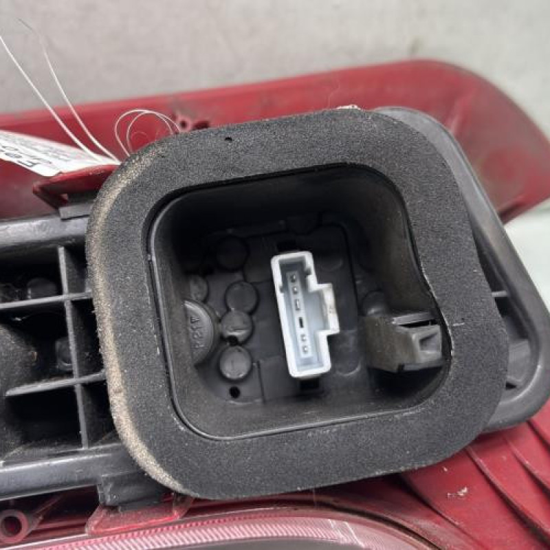 Feu arriere principal droit (feux) PEUGEOT 206 Photo n°3