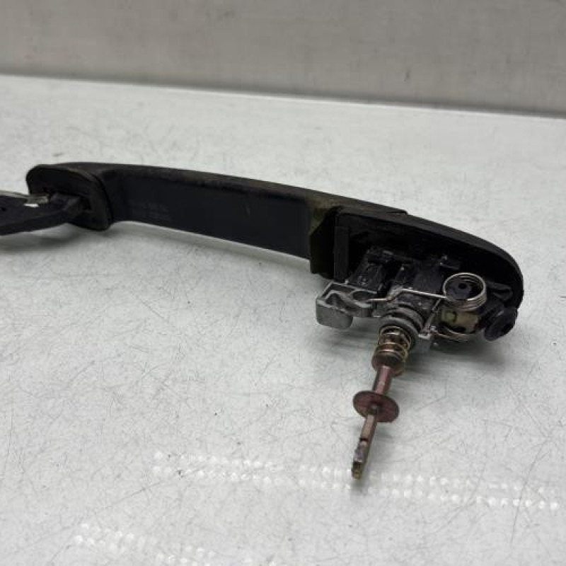 Poignee porte avant gauche VOLKSWAGEN POLO 3 Photo n°2