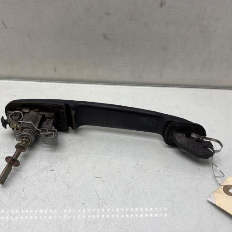 Poignee porte avant gauche VOLKSWAGEN POLO 3 Photo n°4