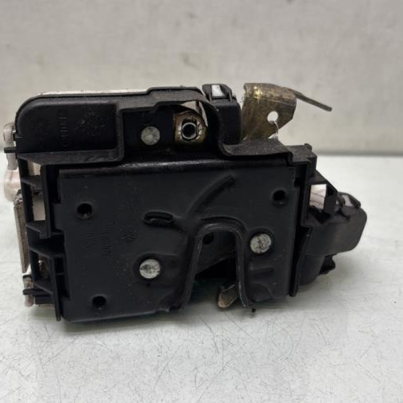 Serrure avant gauche VOLKSWAGEN POLO 3 Photo n°1