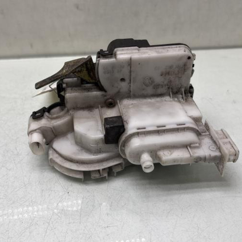 Serrure avant gauche VOLKSWAGEN POLO 3 Photo n°2