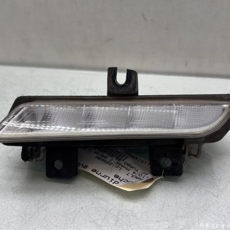 Feu diurne avant gauche RENAULT CLIO 4 Photo n°1