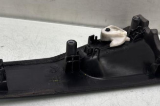 Poignee porte arriere gauche RENAULT CLIO 4