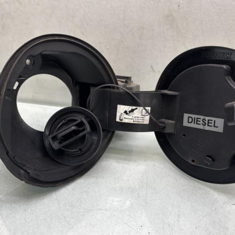 Trappe d'essence RENAULT CLIO 4 Photo n°2