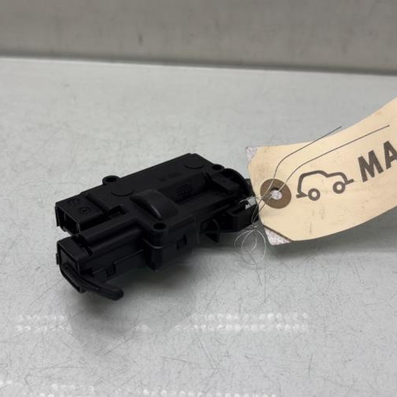 Actionneur verrou trappe d'essence RENAULT CLIO 4 Photo n°1