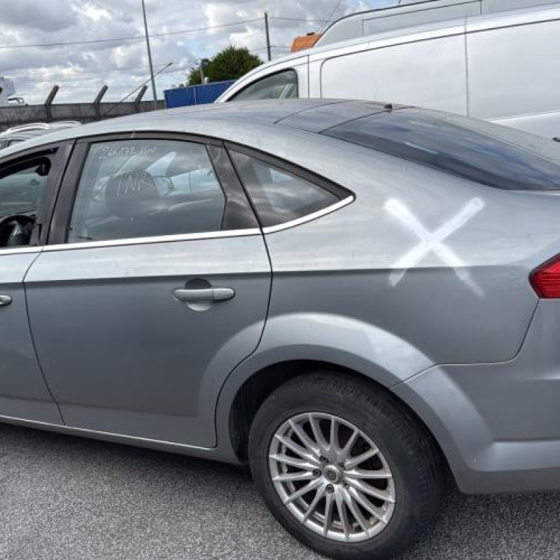 Feu arriere principal droit (feux) FORD MONDEO 3 Photo n°9