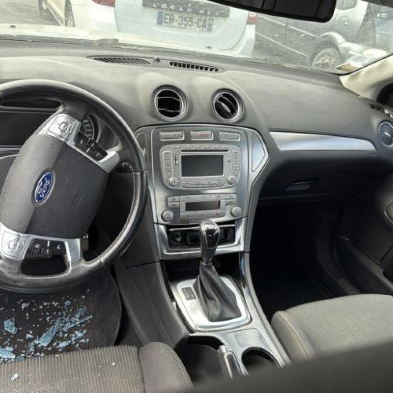 Feu arriere principal droit (feux) FORD MONDEO 3 Photo n°17