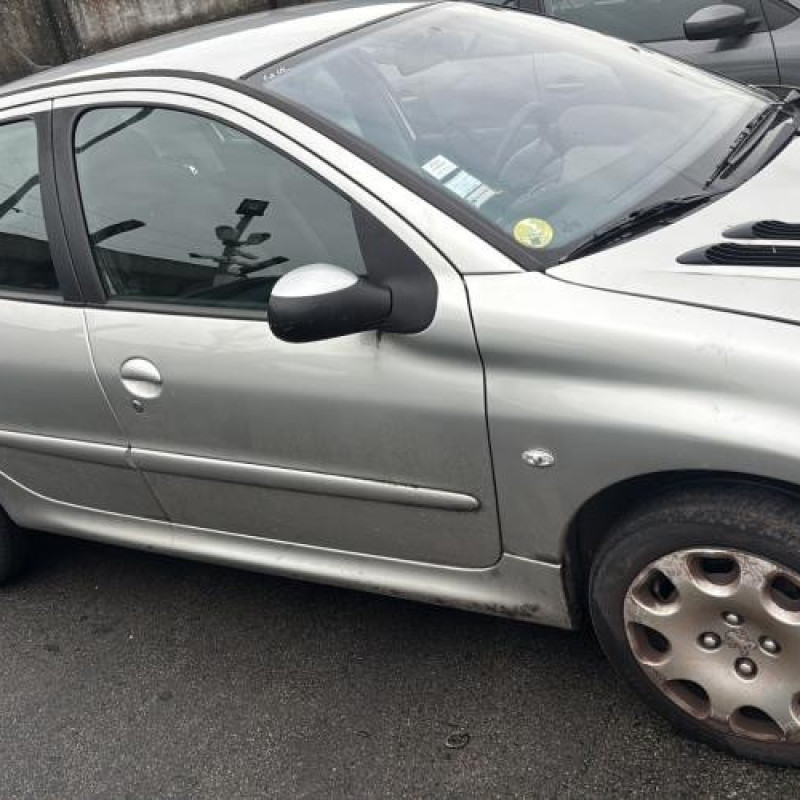 Moteur PEUGEOT 206 Photo n°17