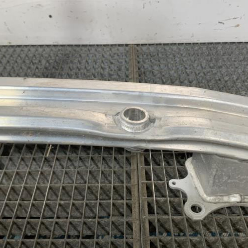 Renfort pare choc arriere (traverse) FORD FOCUS 4 Photo n°4