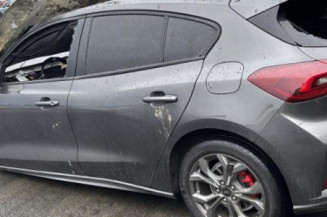 Pare boue arriere droit FORD FOCUS 4