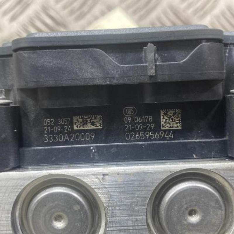 Bloc ABS (freins anti-blocage) PEUGEOT 5008 2 Photo n°4