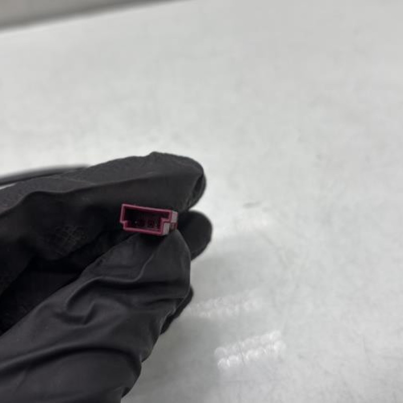 Bouton de coffre BMW SERIE 5 E60 Photo n°4