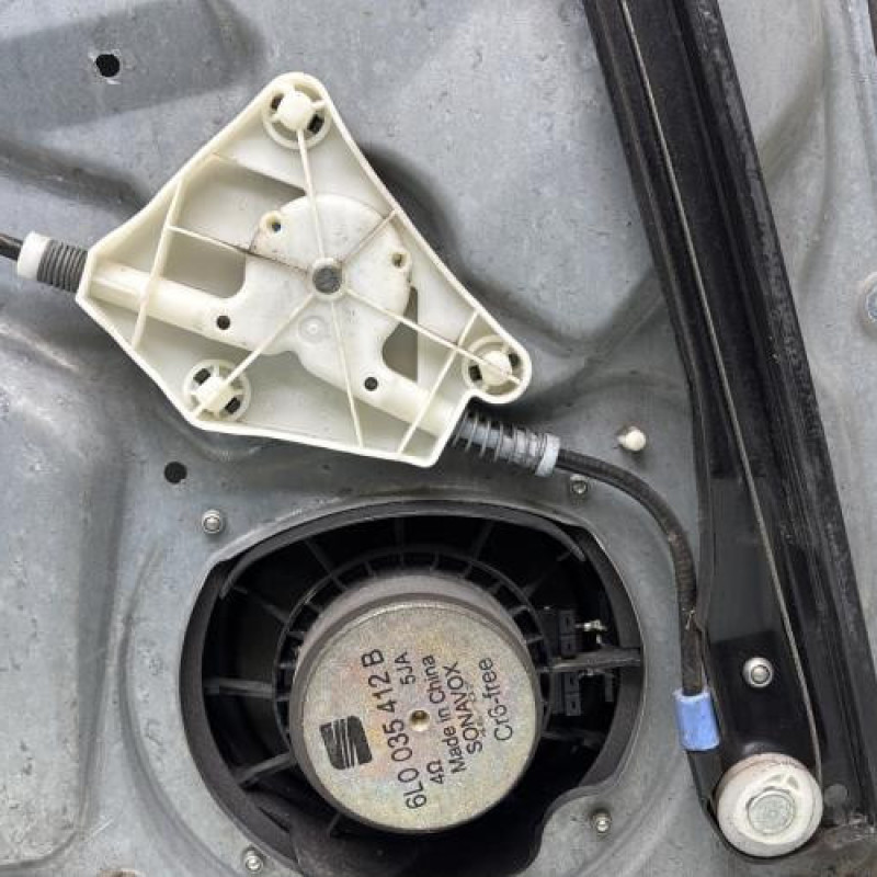 Leve vitre electrique avant droit SEAT IBIZA 3 Photo n°5