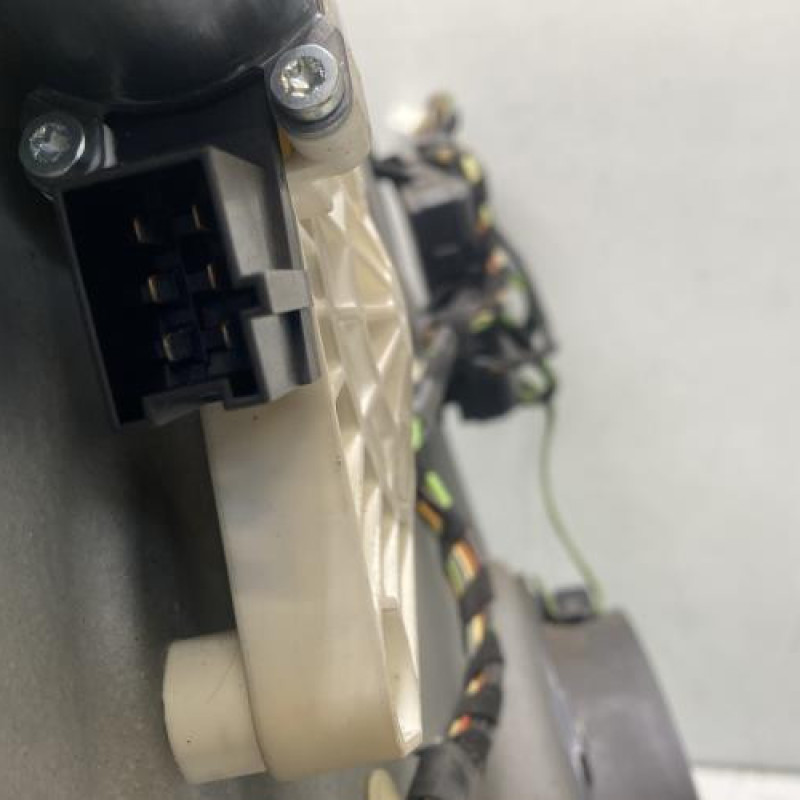 Leve vitre electrique avant gauche MERCEDES CLASSE B 245 Photo n°4