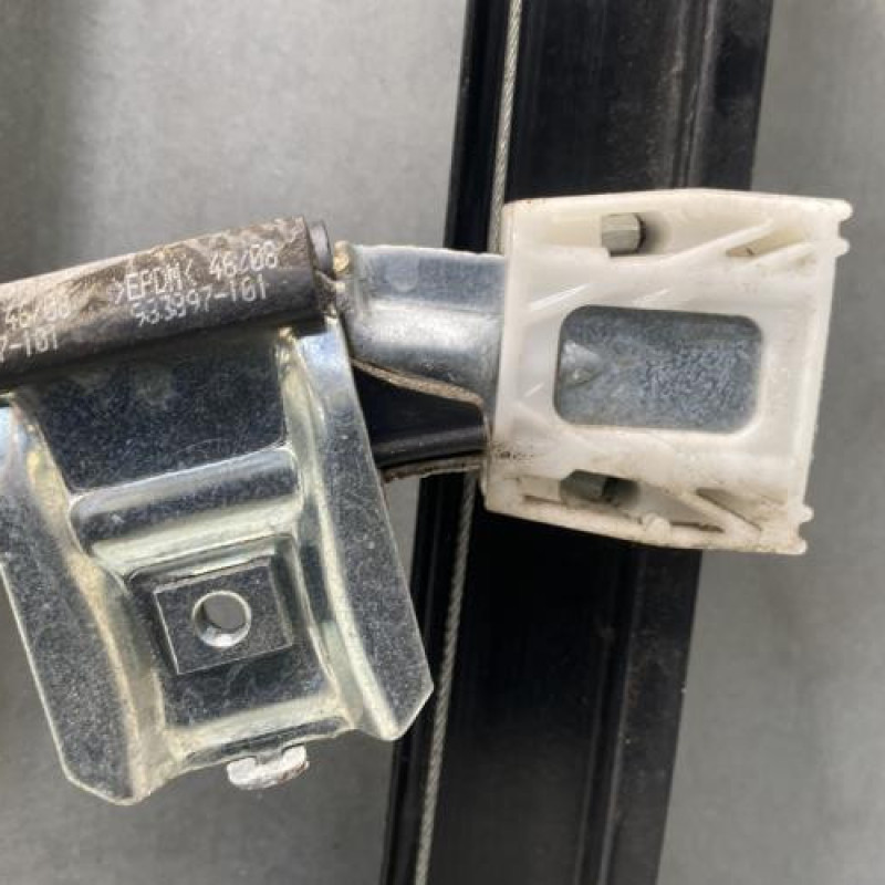 Leve vitre electrique avant gauche MERCEDES CLASSE B 245 Photo n°9