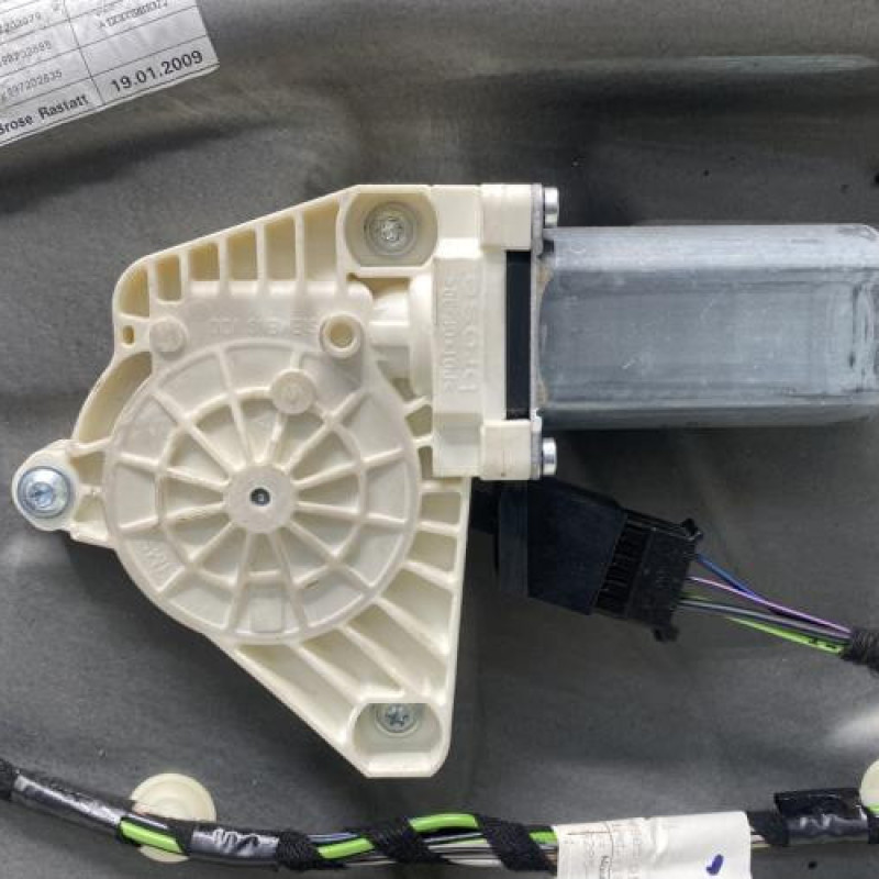Leve vitre electrique avant droit MERCEDES CLASSE B 245 Photo n°2