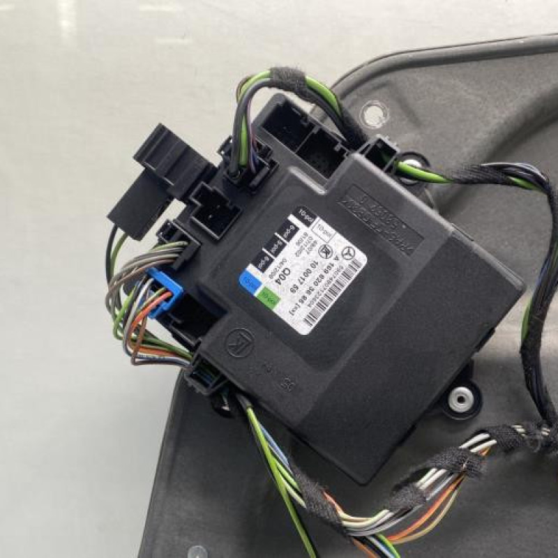 Leve vitre electrique avant droit MERCEDES CLASSE B 245 Photo n°3