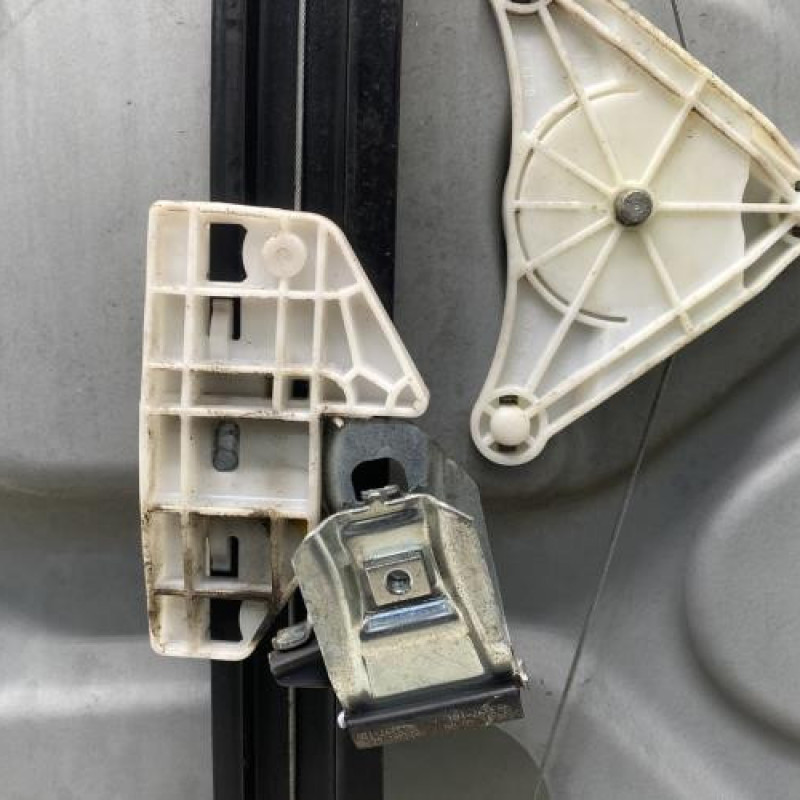 Leve vitre electrique arriere gauche MERCEDES CLASSE B 245 Photo n°7