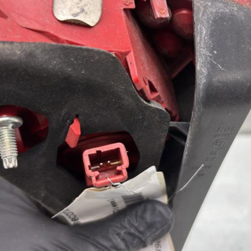 Feu arriere secondaire droit (feux) PEUGEOT 3008 1 Photo n°3