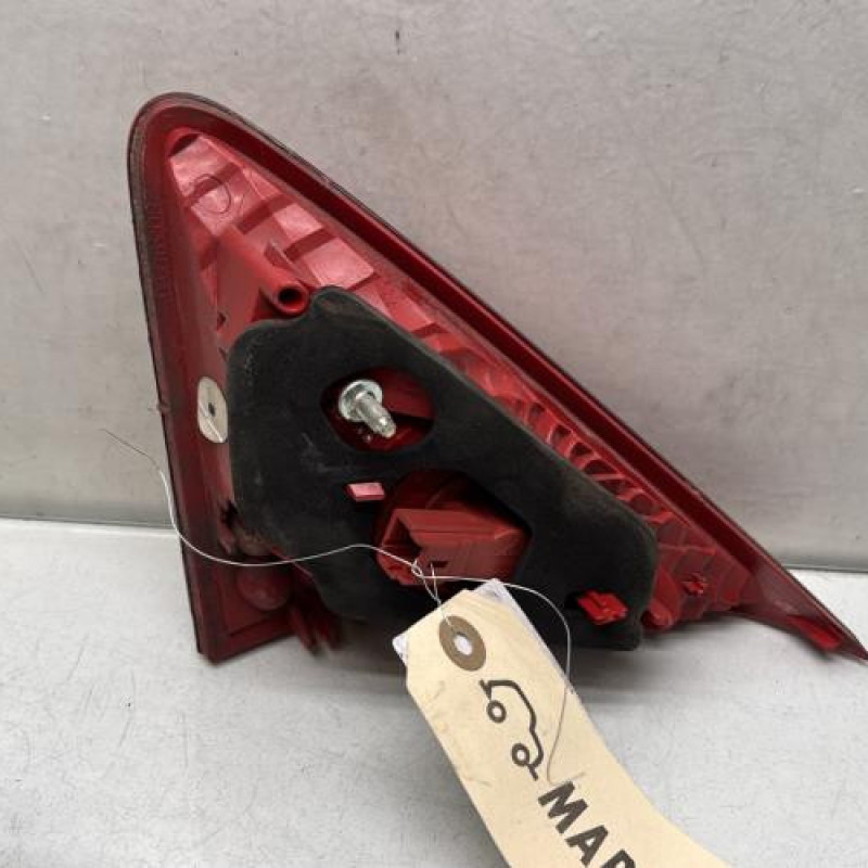 Feu arriere secondaire gauche (feux) PEUGEOT 3008 1 Photo n°2