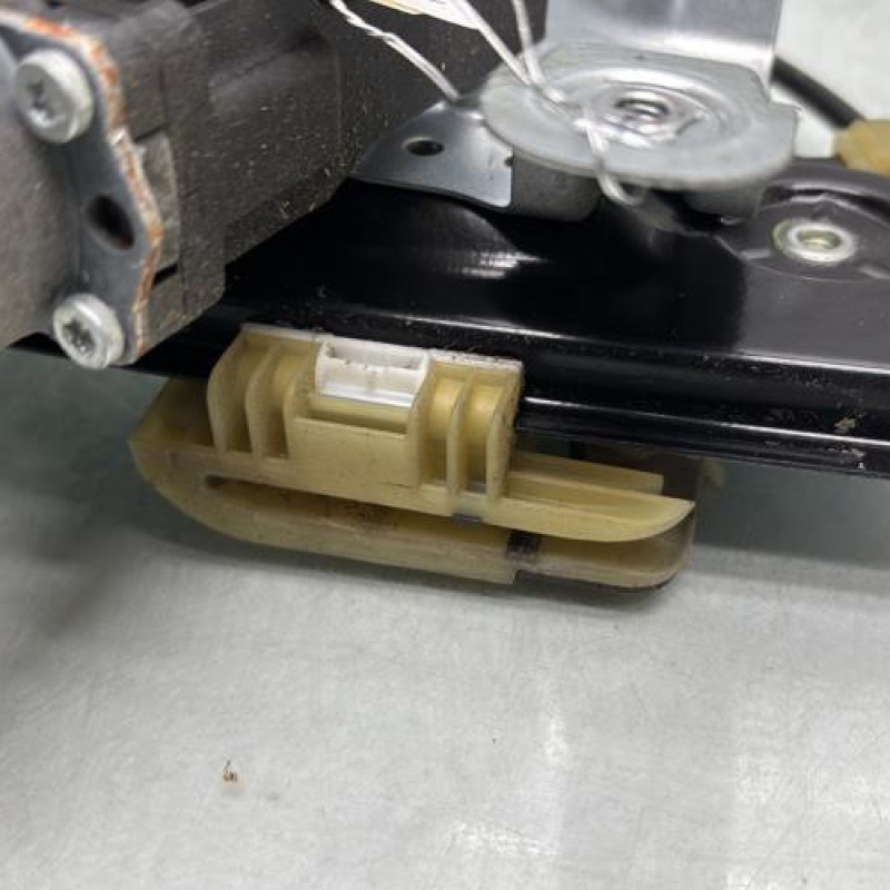 Leve vitre electrique avant gauche OPEL ASTRA J Photo n°5