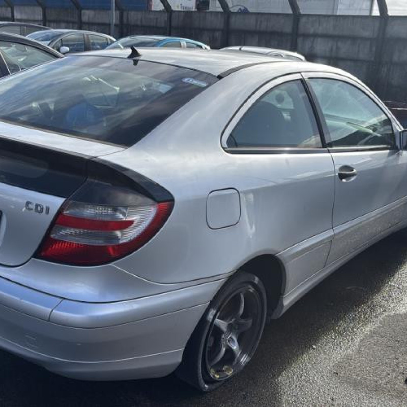 Feu arriere principal droit (feux) MERCEDES CLASSE C 203 COUPE SPORT Photo n°10