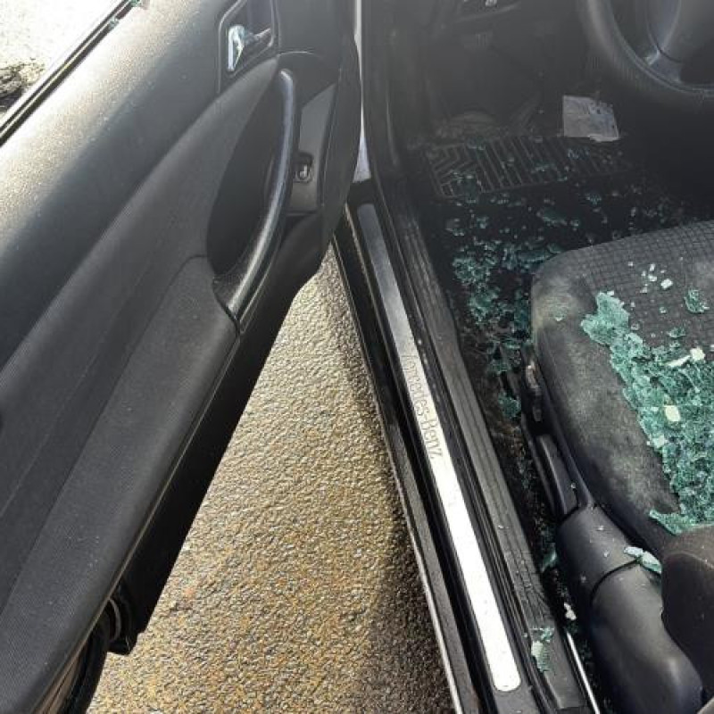 Leve vitre electrique avant gauche MERCEDES CLASSE C 203 COUPE SPORT Photo n°18