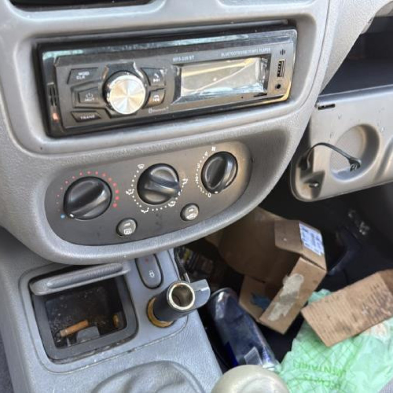 Custode arriere droit (porte) RENAULT CLIO 2 Photo n°18