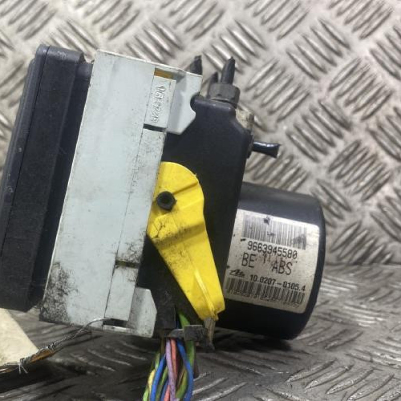 Bloc ABS (freins anti-blocage) PEUGEOT 207 Photo n°3