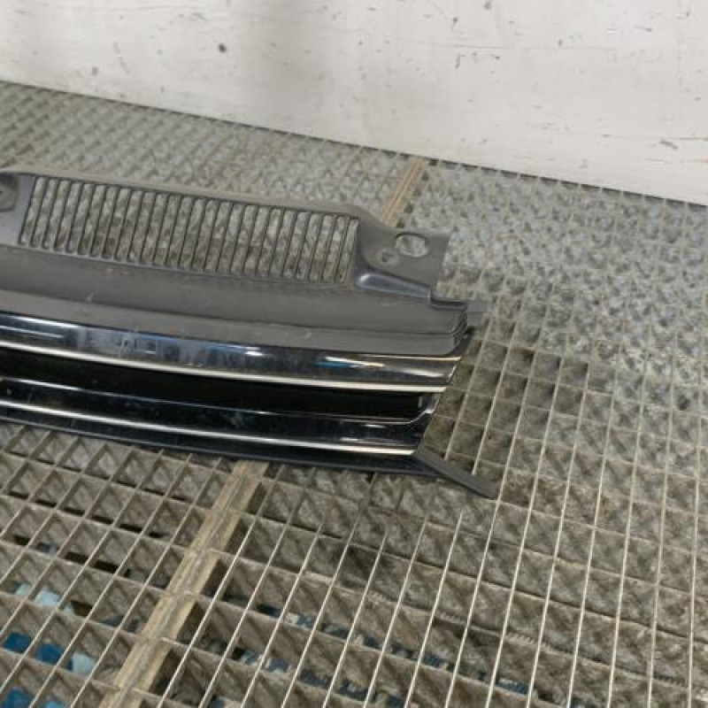 Calandre VOLKSWAGEN GOLF 6 Photo n°3