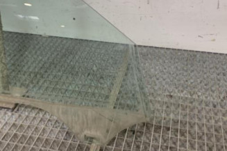 Vitre avant droit VOLKSWAGEN PASSAT 4