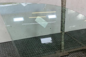 Vitre avant droit VOLKSWAGEN PASSAT 4