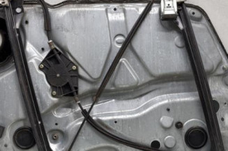 Leve vitre electrique avant droit VOLKSWAGEN PASSAT 4