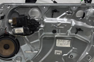 Leve vitre electrique avant droit VOLKSWAGEN POLO 4 Photo n°1