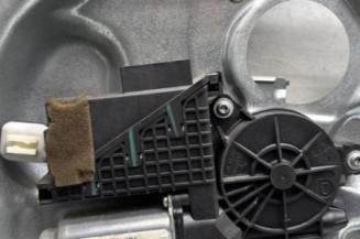 Leve vitre electrique avant droit VOLKSWAGEN POLO 4