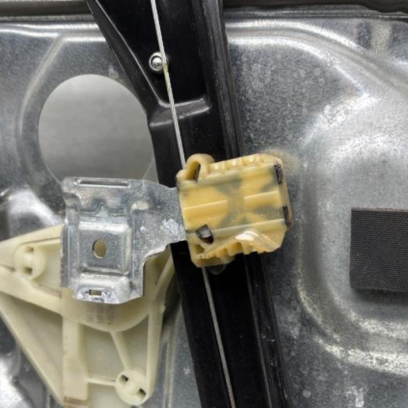 Leve vitre electrique avant droit VOLKSWAGEN POLO 4 Photo n°7