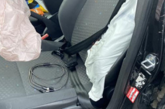 Leve vitre electrique avant droit VOLKSWAGEN POLO 4