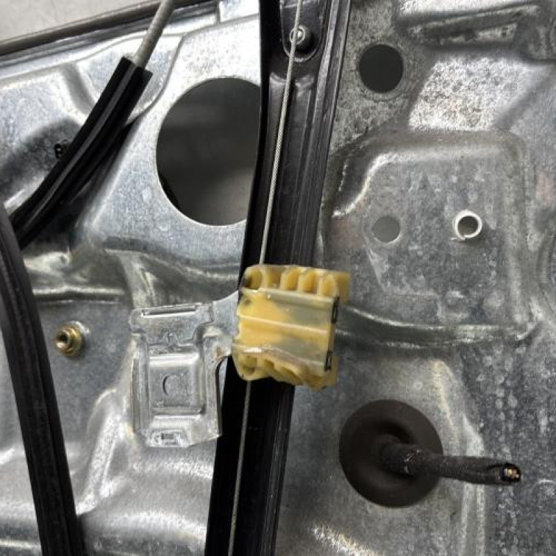 Leve vitre electrique avant gauche VOLKSWAGEN POLO 4 Photo n°5