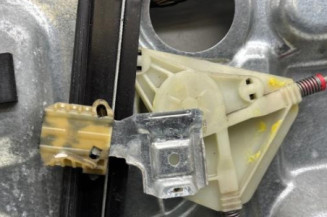 Leve vitre electrique avant gauche VOLKSWAGEN POLO 4