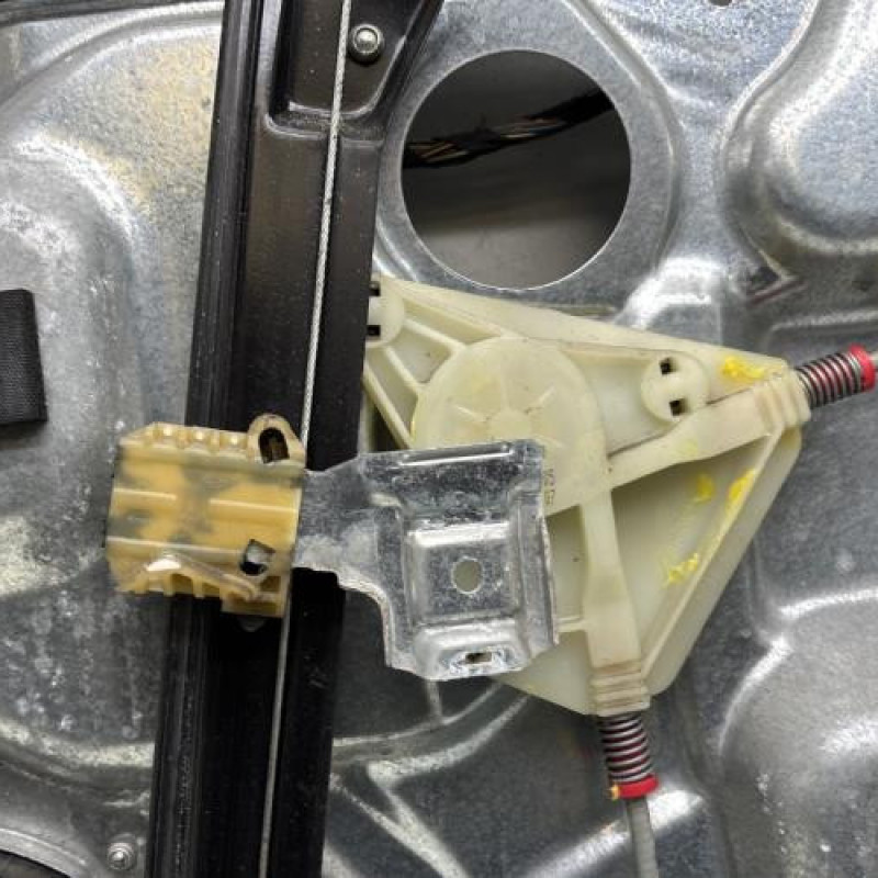 Leve vitre electrique avant gauche VOLKSWAGEN POLO 4 Photo n°6