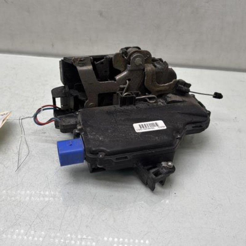 Serrure arriere droit VOLKSWAGEN POLO 4 Photo n°2