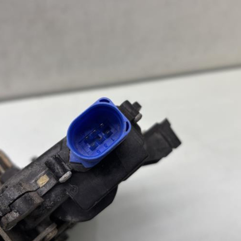 Serrure arriere droit VOLKSWAGEN POLO 4 Photo n°4