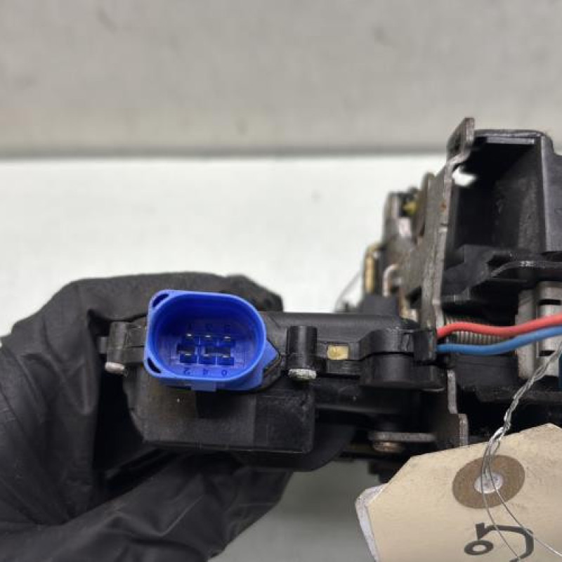 Serrure arriere gauche VOLKSWAGEN POLO 4 Photo n°4