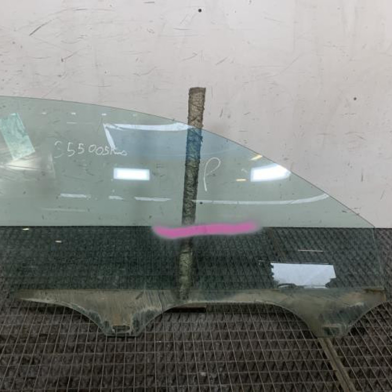 Vitre avant droit VOLKSWAGEN PASSAT 4 Photo n°1