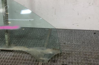 Vitre avant droit VOLKSWAGEN PASSAT 4