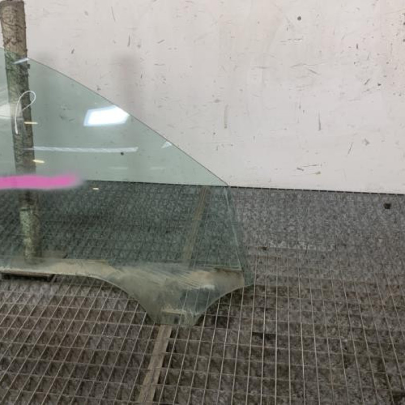 Vitre avant droit VOLKSWAGEN PASSAT 4 Photo n°2