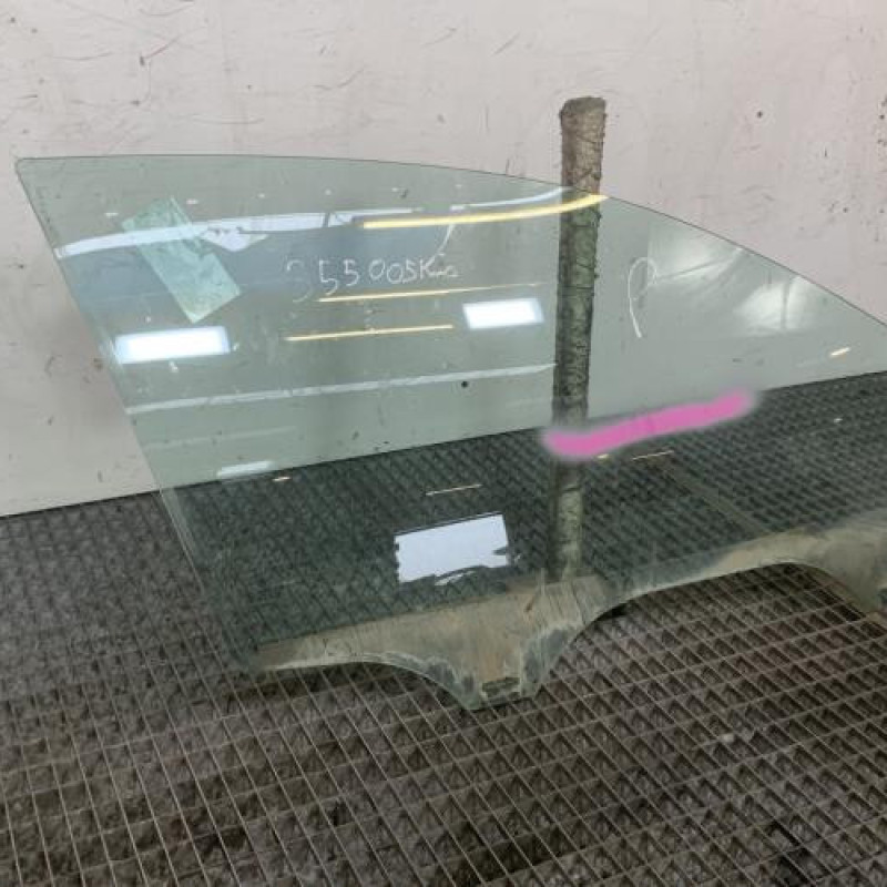 Vitre avant droit VOLKSWAGEN PASSAT 4 Photo n°3